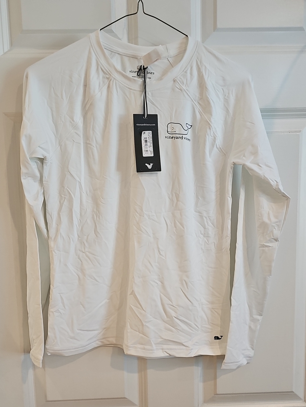 Vineyard Vines White Long-Sleeve Performance Swim UPF 50 Tee with Whale Logo L16